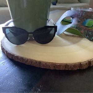 Stylish Black Women's Sunglasses